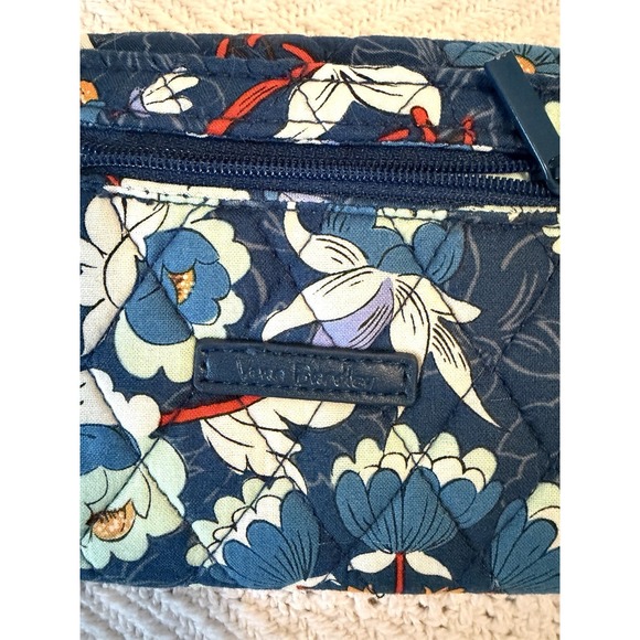 Vera Bradley Modern Floral Blue Small Trifold  Wallet Daisy - Picture 4 of 5